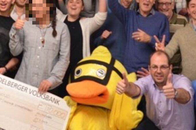 Gruppenbild zur Spendenübergabe